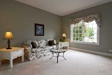 1027 Hodge Ln, Batavia, IL 60510 - photo 2