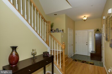 2528 Running Wolf Trail, Odenton, MD 21113 - photo 3