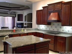 Lg, open Kitchen