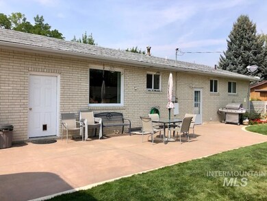 2341 Burton Ave, Burley, ID 83318 - photo 4