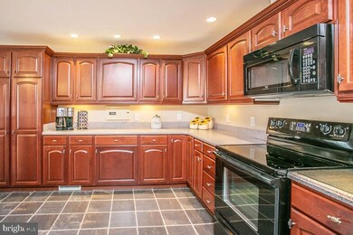 10 Eagles Watch N, Bechtelsville, PA 19505 - photo 4