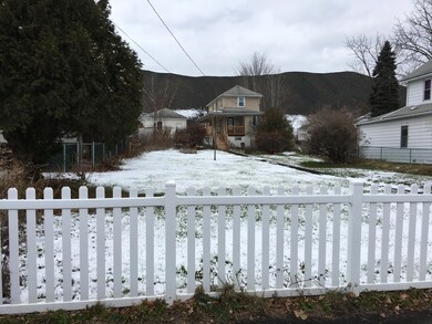 945 Carmalt St, Dickson City, PA 18519 - photo 2