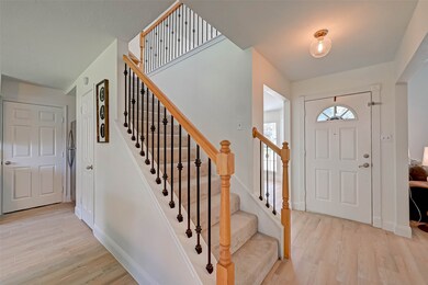 23 S Drifting Leaf Ct, Spring, TX 77380 - photo 4