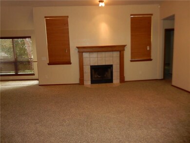 2216 SE 5th St, Moore, OK 73160 - photo 2