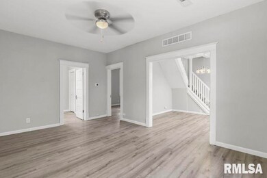 926 Broadway St, Lincoln, IL 62656 - photo 5