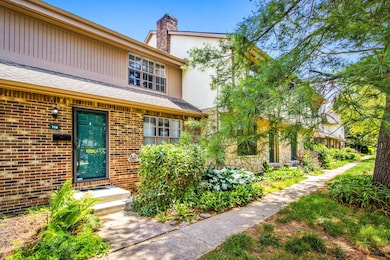 118 Stornoway Drive East-2.jpg-FULL