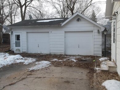 602 E 8th St S, Newton, IA 50208 - photo 2