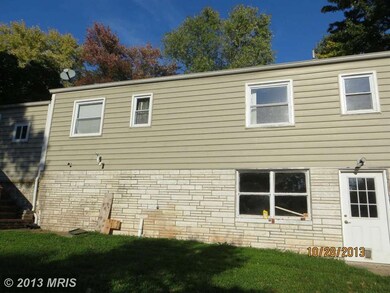 225 Cabbel Dr, Manassas Park, VA 20111 - photo 2
