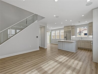 Livingroom to Kitchen