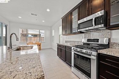 18499 Lewiston Dr, Lathrop, CA 95330 - photo 7