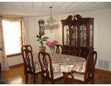 30 Burgess St, Lowell, MA 01851 - photo 4