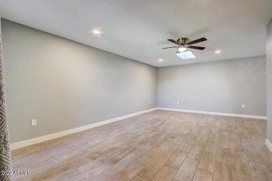 10757 W Santa fe Dr, Sun City, AZ 85351 - photo 5