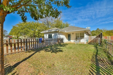 109 E Hayes St, Norman, OK 73069 - photo 2