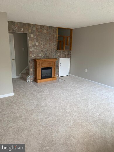 8627 Village Way unit 8, Alexandria, VA 22309 - photo 7