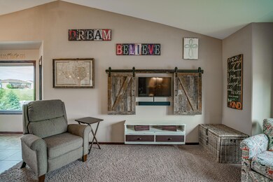 1114GoldenWaveDr_0022