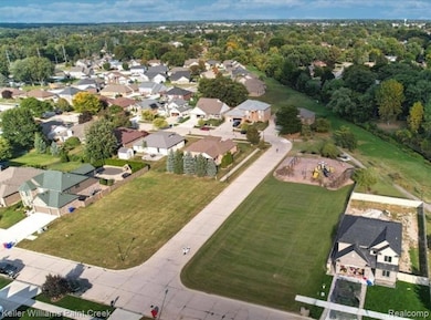 33228 Nicola Dr, Fraser, MI 48026 - photo 2