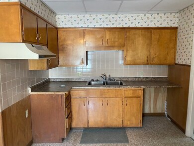 92 W Main St unit 2, Dudley, MA 01571 - photo 2