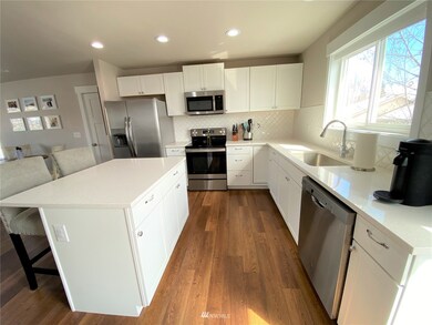 1910 8th St NE, East Wenatchee, WA 98802 - photo 3