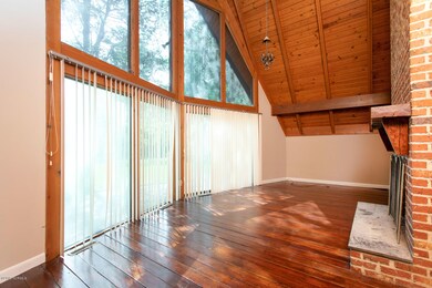 109 S Lloyd St, Burgaw, NC 28425 - photo 4