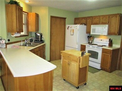 352 Sleepy Hollow Rd, Mountain Home, AR 72653 - photo 2