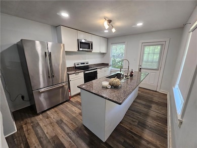 1701 Crestwood Dr, Mobile, AL 36618 - photo 2