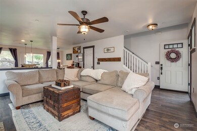 1138 Swan Loop, Dupont, WA 98327 - photo 5