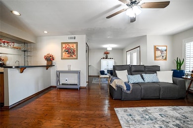 4400 Hemingway Dr unit 215, Oklahoma City, OK 73118 - photo 7