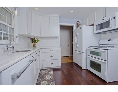 39 Sycamore St, Holyoke, MA 01040 - photo 6