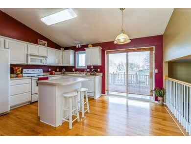 1020 S 12th Ave E, Newton, IA 50208 - photo 4