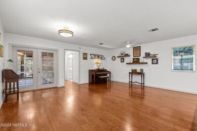 Living/dining room
