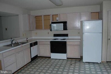 2405 Repton Ct, Windsor Mill, MD 21244 - photo 5