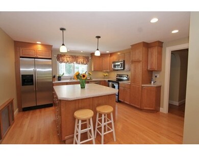 686 Salisbury St, Worcester, MA 01609 - photo 4