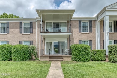 202 University Pkwy., Unit 4E-2