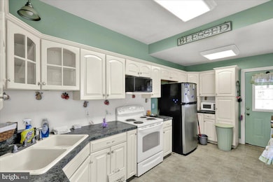 537 Weiser St, Reading, PA 19601 - photo 7