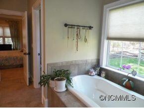 Master Bath Suite, Jet Tub