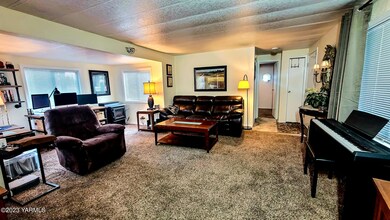 Living room 2