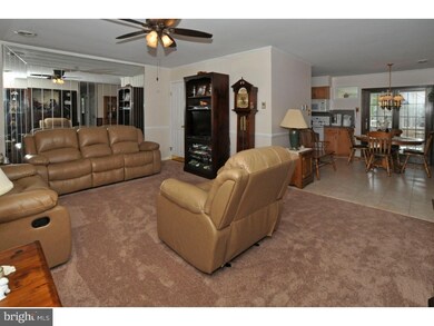 512 Clover Ln, Perkasie, PA 18944 - photo 5