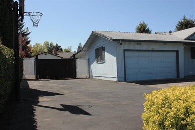 1470 Ben Aire Cir, Grants Pass, OR 97527 - photo 2