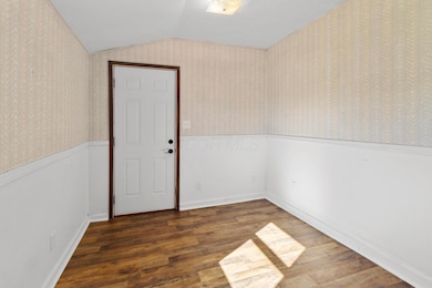 305 S Water St, Williamsport, OH 43164 - photo 6