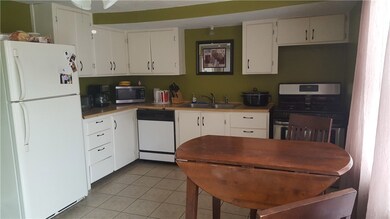 83 Ashburne St, Pawtucket, RI 02861 - photo 4