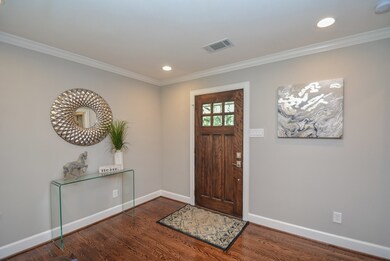 2323 Lamonte Ln, Houston, TX 77018 - photo 6