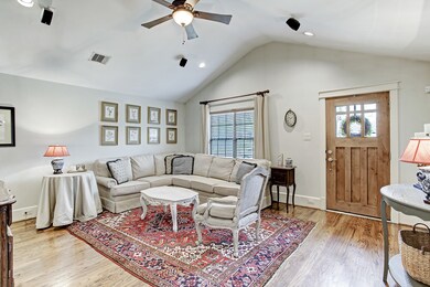 1722 Lamonte Ln, Houston, TX 77018 - photo 4