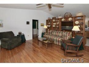 Vaulted Ceiling, HW Floors