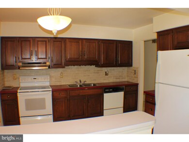 102 S Waverly St, Reading, PA 19607 - photo 3