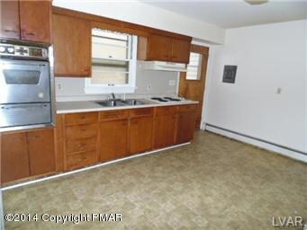 435 W Main St, Pen Argyl, PA 18072 - photo 4