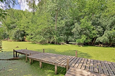Pier, water and nature view... seller kept pontoon