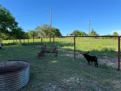 700 W Park Ave, Weatherford, TX 76086 - photo 4