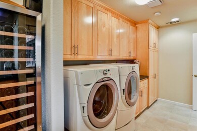 6039 Riverside.laundry