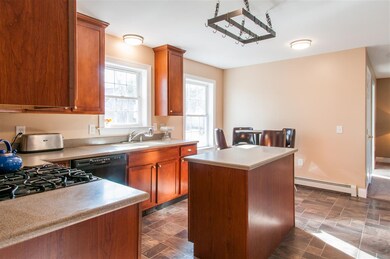 4 1/2 Ashland St, Nashua, NH 03064 - photo 6