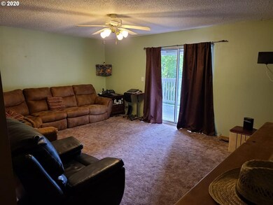 1418 NW Hawthorne Ave, Grants Pass, OR 97526 - photo 4